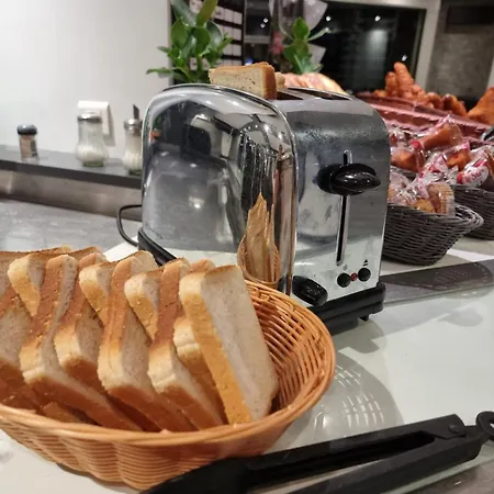 Brit La Bonne Etape 3*