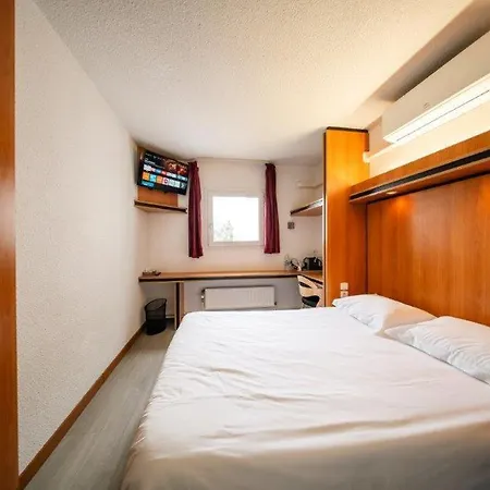 Brit La Bonne Etape Hotel