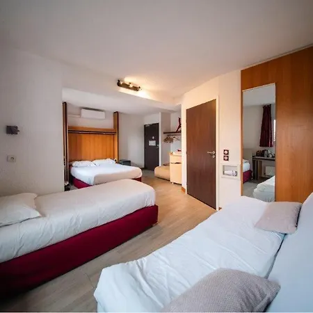 Отель Brit La Bonne Etape 3*