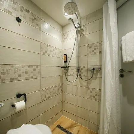 Brit La Bonne Etape Otel 3*