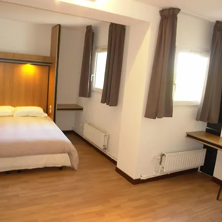 Brit La Bonne Etape 3* 에브뢰