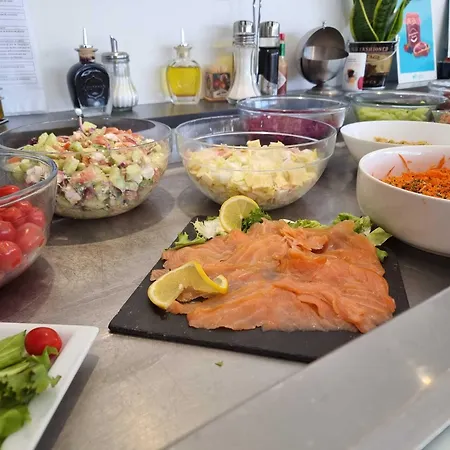 Brit La Bonne Etape Hotel Évreux