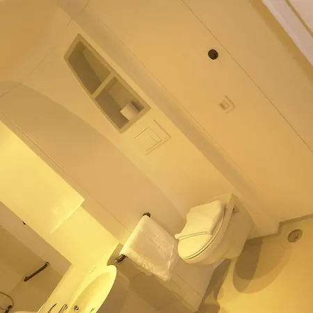 Brit La Bonne Etape Otel 3*