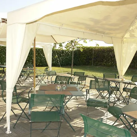 Brit La Bonne Etape Otel 3*